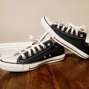 "USED" Chuck Taylor's Low